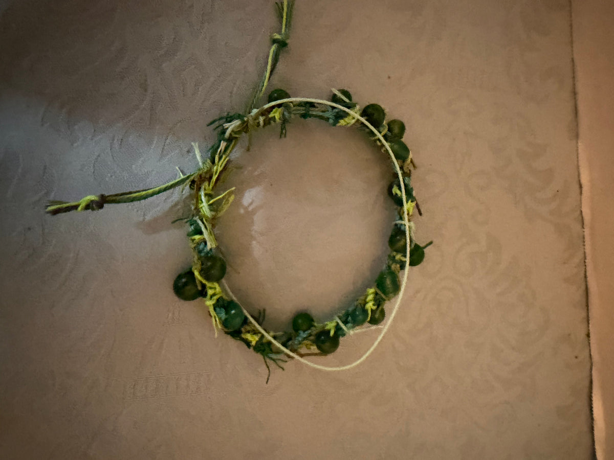Guy adjustable green bracelet
