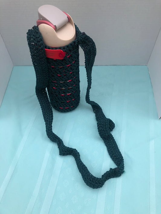 Crossbody waterbottle holder