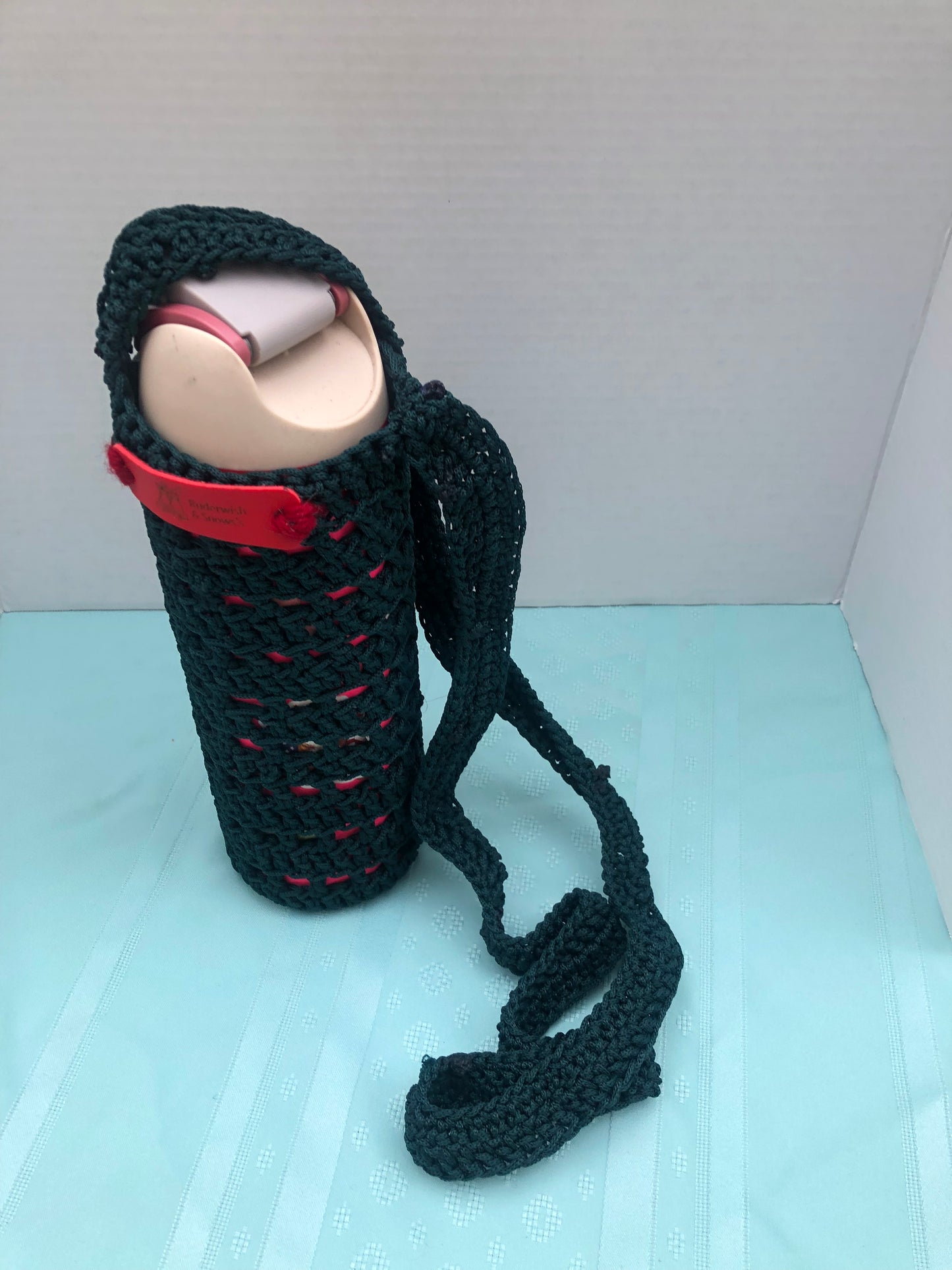 Crossbody waterbottle holder