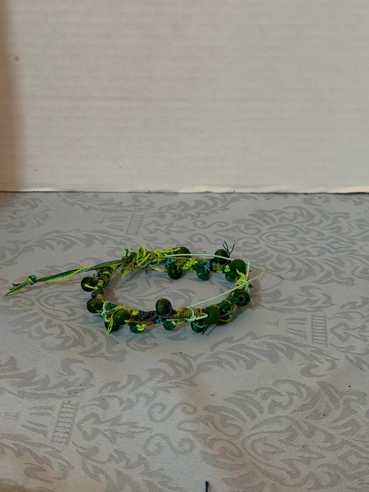 Guy adjustable green bracelet