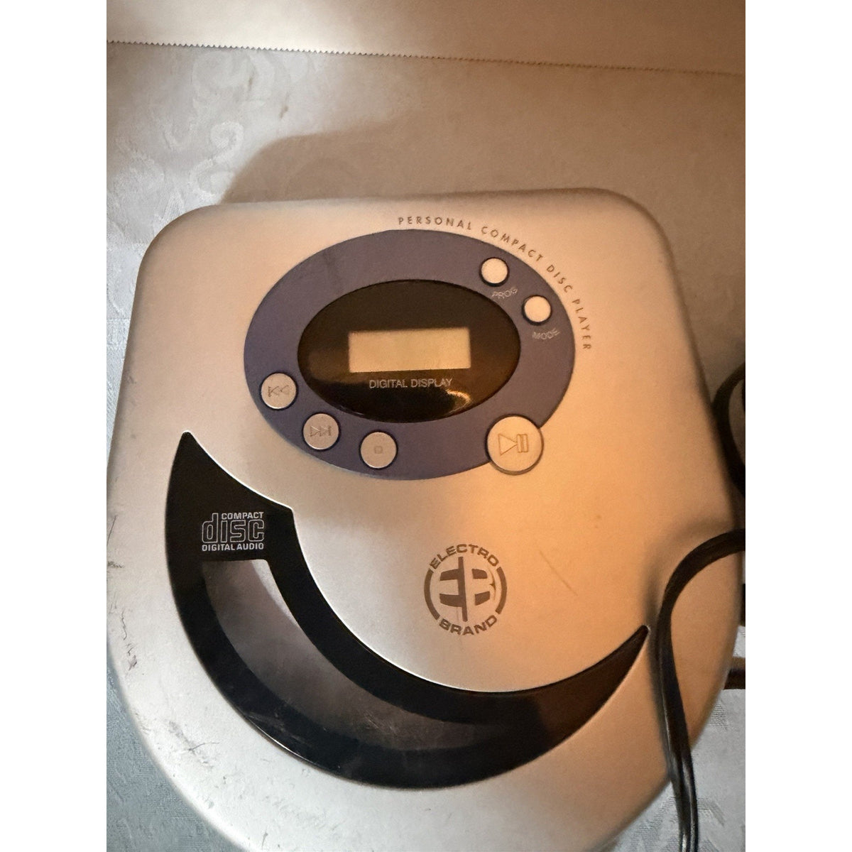 Electro Brand CDCD140C Personal CD Player Digital Display Wired Headphone Silver